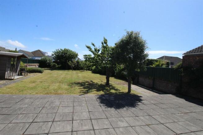 Clive Avenue, 33 Rear garden 1.JPG