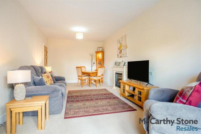 8694297-interior07.jpg