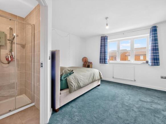 4 bed Detached for sale Image 8