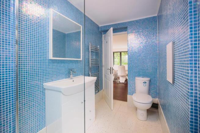 2 bed Flat to rent Image 9