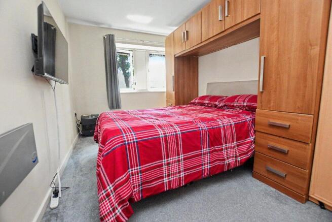 2 bed Apartment for sale Image 6