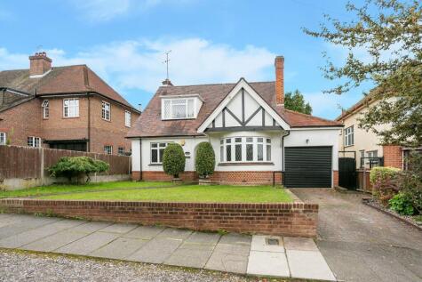 Parkside Drive, Watford, WD17