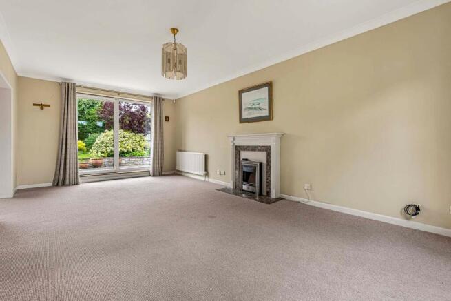 2 Whitehills Green, Goring on Thames photo 2