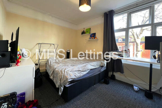 5 bed Terraced to rent Image 9