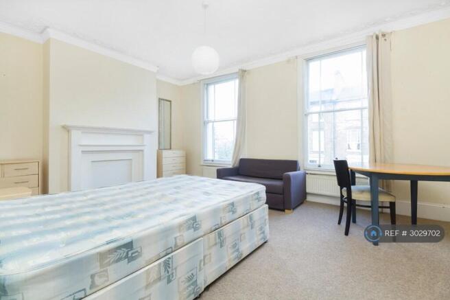 Bedroom 1 5.28m x 3.81m