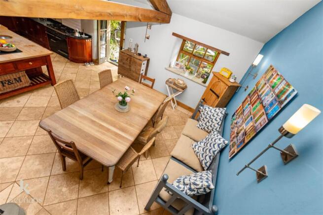 4 bed Detached for sale Image 12