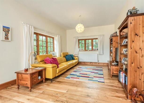 1 Claygates Bungalow-13.jpg