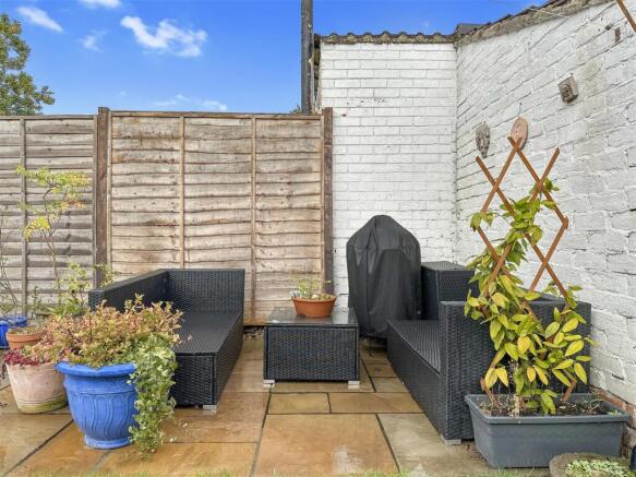 Private Paved Seating Area 975
