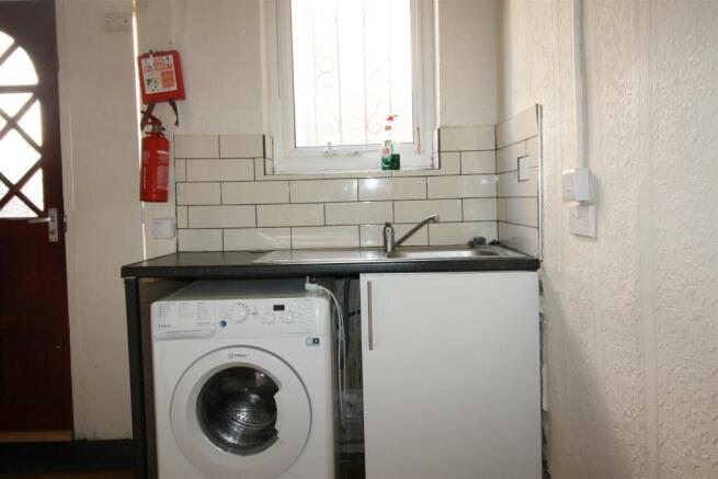 4 bed Flat to rent Image 6