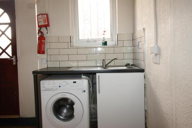 4 bed Flat to rent Image 6