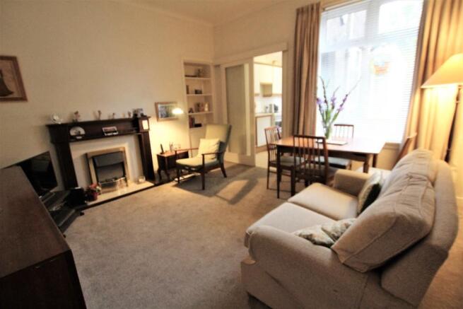 Sitting/dining room