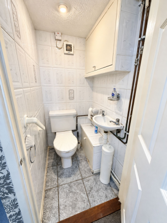 Wc/Cloakroom