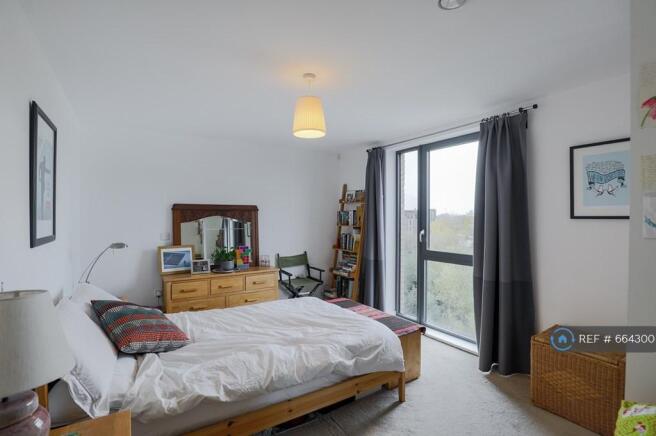 Master Bedroom (En Suite)
