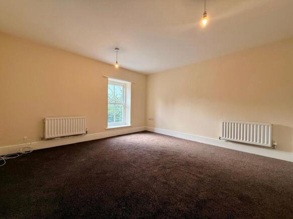 2 bed Apartment to rent Image 6
