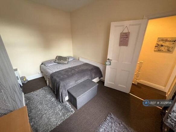 2 bed Semi-Detached to rent Image 11