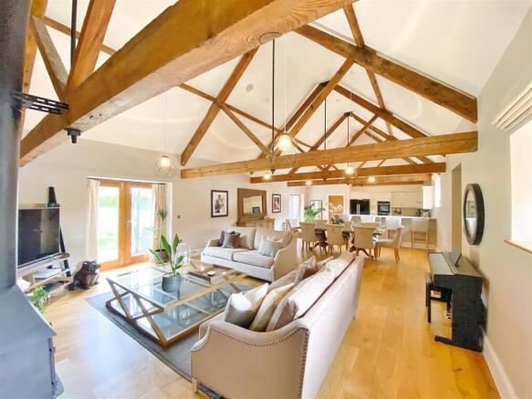 Living area.jpg