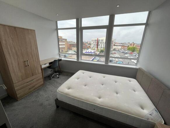 2 bed Flat to rent Image 6