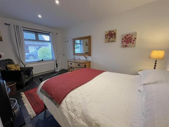 BEDROOM 2