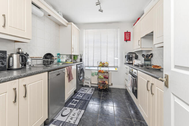 2 bed Flat for sale Image 6