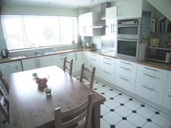 KITCHEN DINER