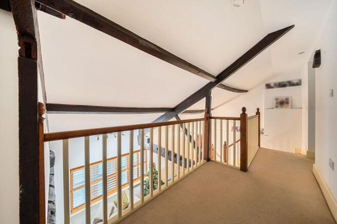 4 bed Semi-Detached for sale Image 12