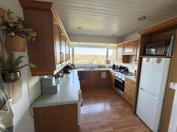 2 bed Semi-Detached for sale Image 4