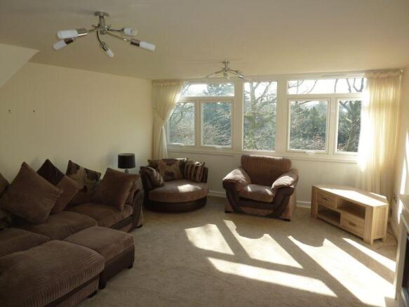 Lounge angle 1