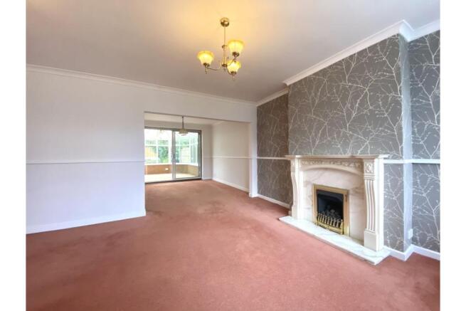 Lounge/Dining Room