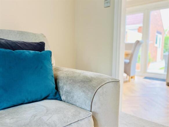 3 bed Semi-Detached for sale Image 4