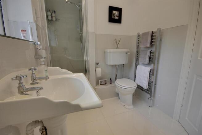 Bathroom - Alternative View
