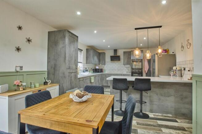 Coronation Road 14.jpg