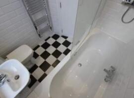 18, Warwick Road, London N11 2TD