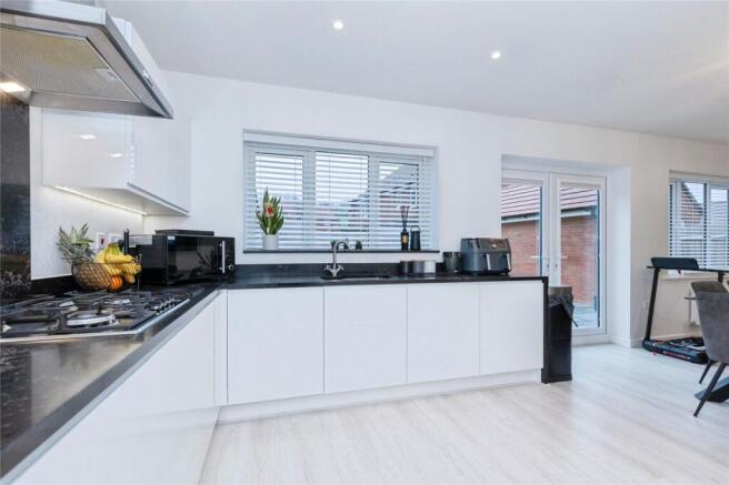 Mowbray Drive, LEICESTER, Leicestershire, LE7 photo 4