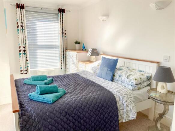 Bedroom 1.jpg