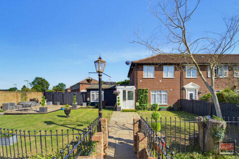 Hithermoor Road, Stanwell Moor, Surrey TW19