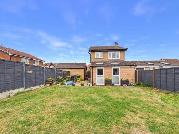 3 bed Semi-Detached for sale Image 4