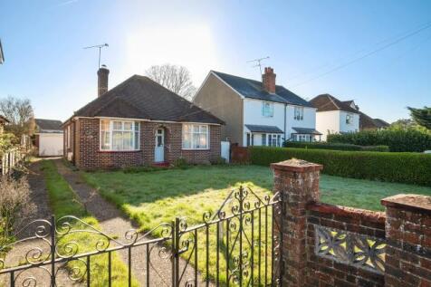 Broadway Road, Lightwater, Surrey
