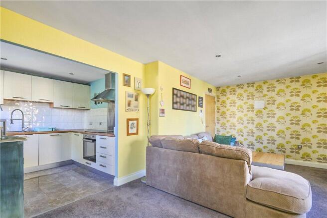2 bed Apartment for sale Image 12