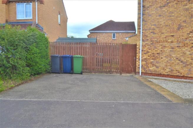 Off street parkin...