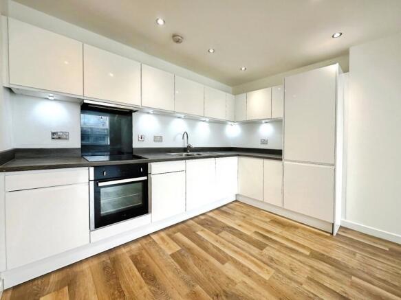 2 bed Flat to rent in woodhouse