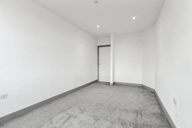 1 bed Apartment to rent Image 12
