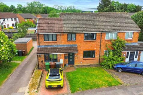 Pinewood Close, Borehamwood, WD6