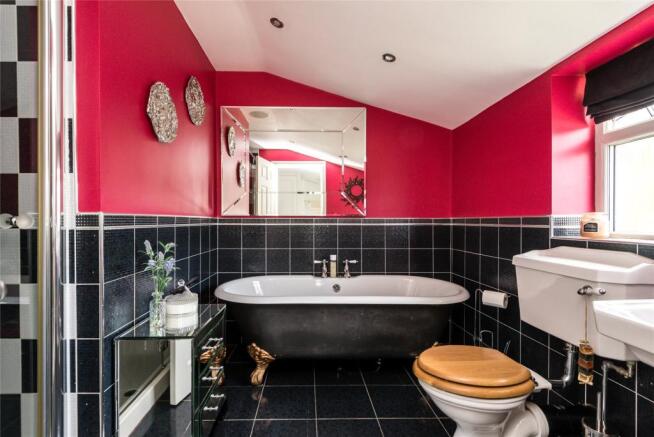 Main En-Suite