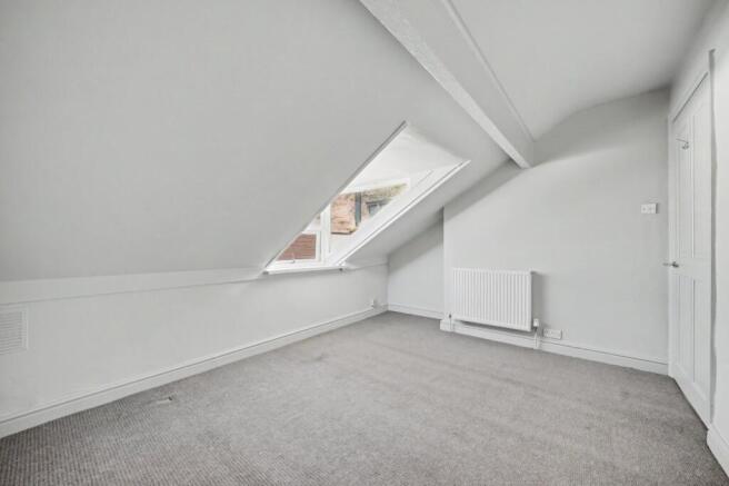 3 bed Terraced for sale Image 11