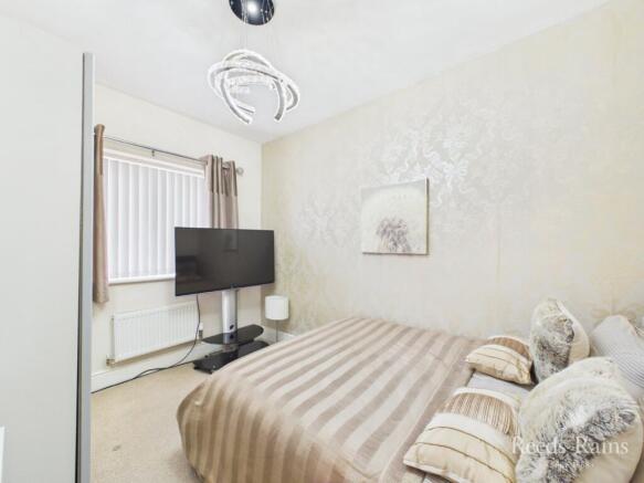 3 bed Detached to rent Image 10