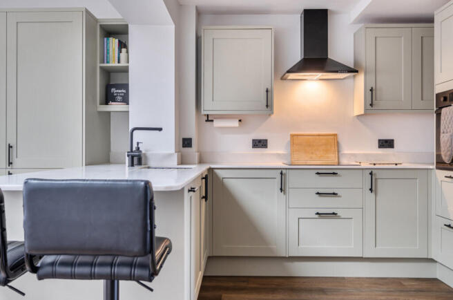 1409083-4-6985cde...