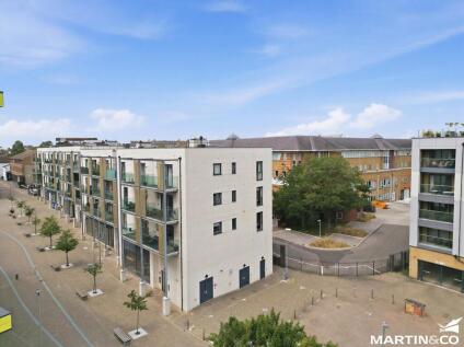 Cunard Square, Chelmsford