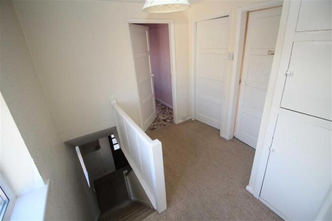 FIRST FLOOR LANDING