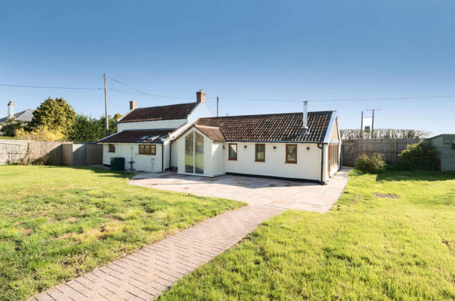 1422799-35-69bbd5...