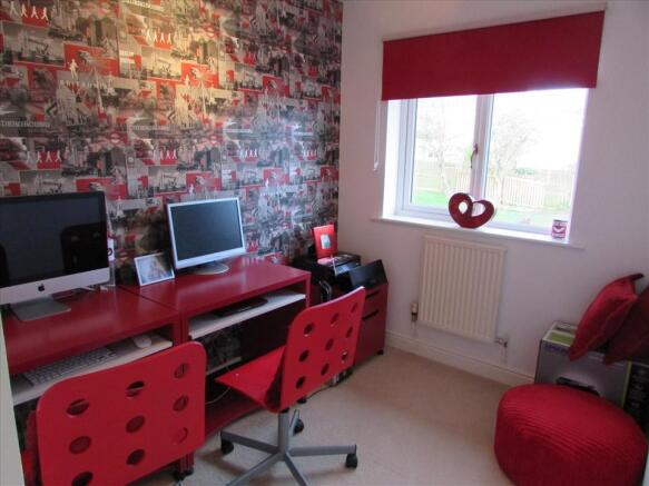 BEDROOM 4